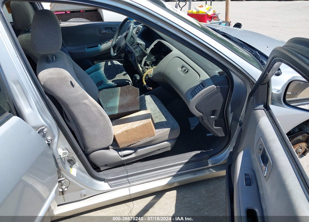 2002 HONDA ACCORD 2.3 EX VIN: 1HGCG56612A013078