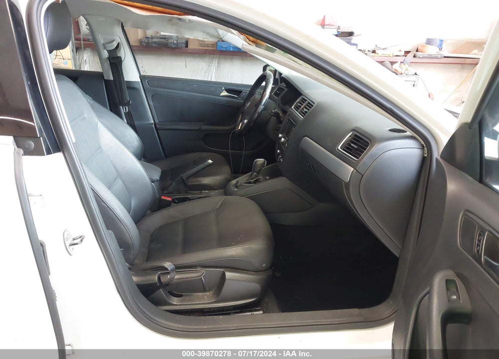 2011 VOLKSWAGEN JETTA 2.0L TDI VIN: 3VWLL7AJ8BM094503