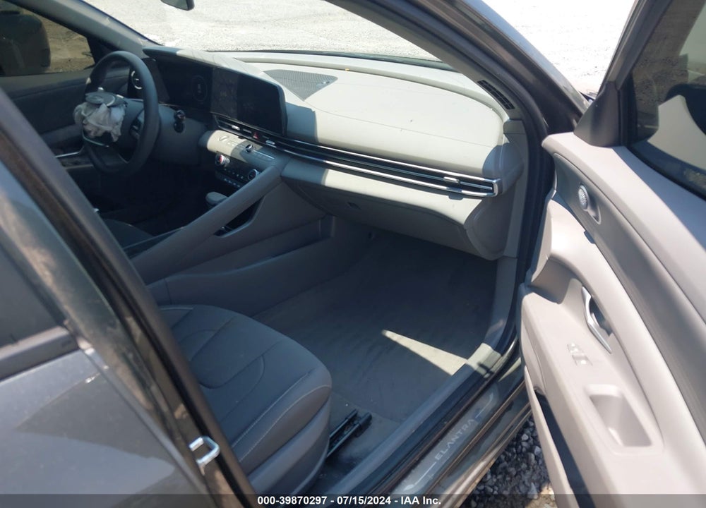 2024 HYUNDAI ELANTRA SEL VIN: KMHLM4DG7RU644113