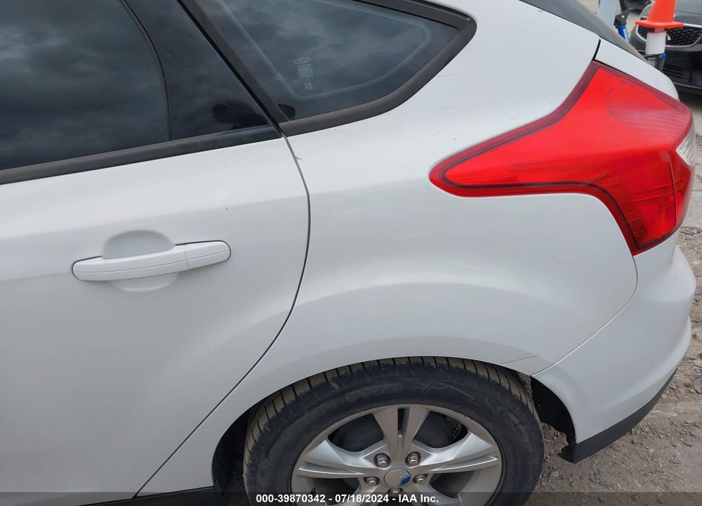 2014 FORD FOCUS SE VIN: 1FADP3K20EL229349