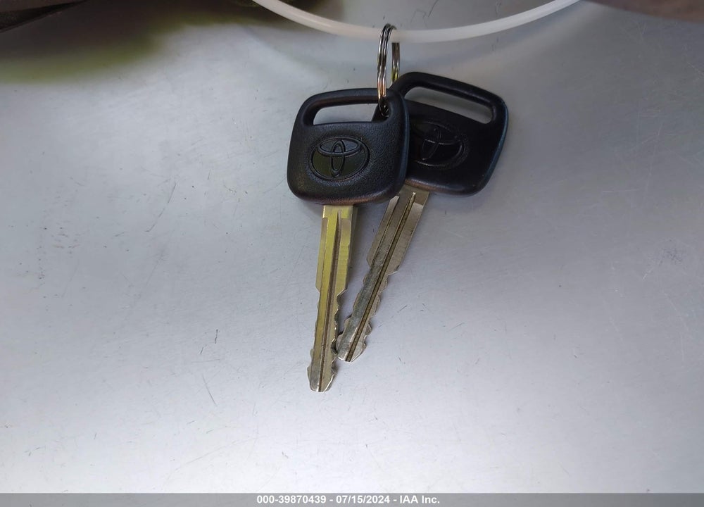 1998 TOYOTA CAMRY LE VIN: JT2BG22K7W0257348