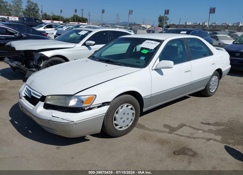 1998 TOYOTA CAMRY LE VIN: JT2BG22K7W0257348