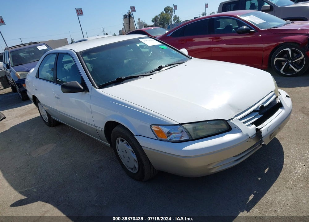 1998 TOYOTA CAMRY LE VIN: JT2BG22K7W0257348