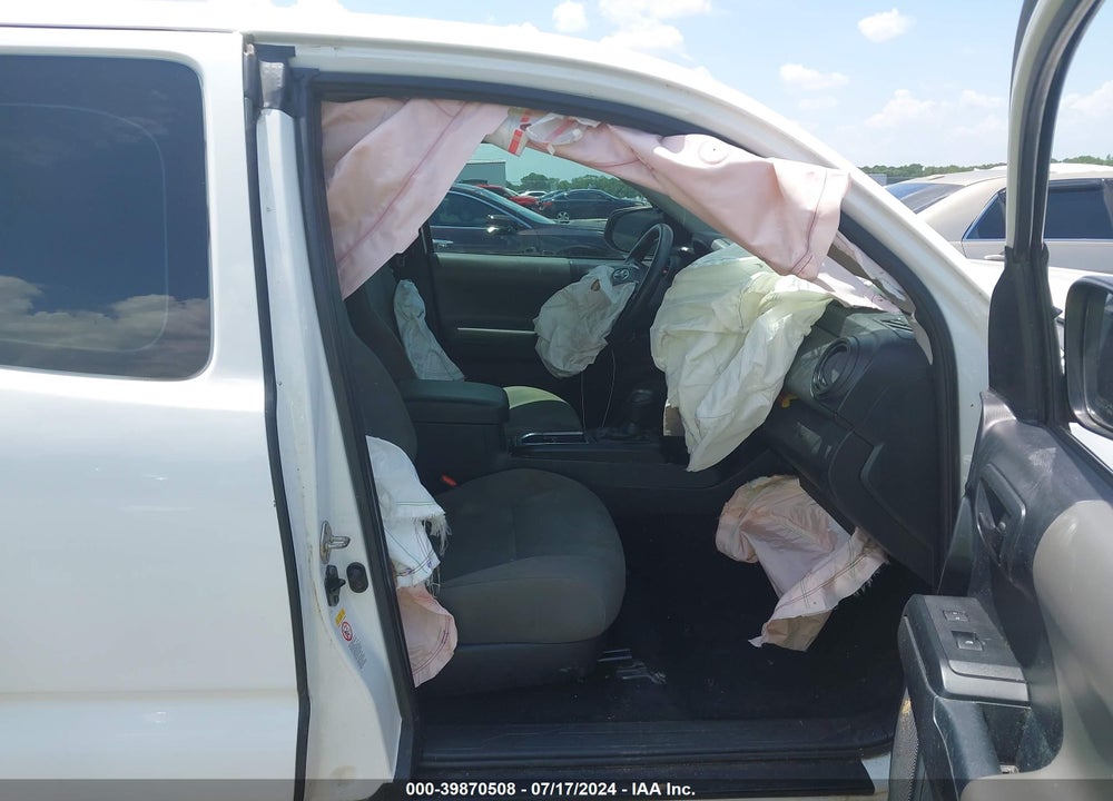2018 TOYOTA TACOMA SR VIN: 5TFSX5EN5JX061648