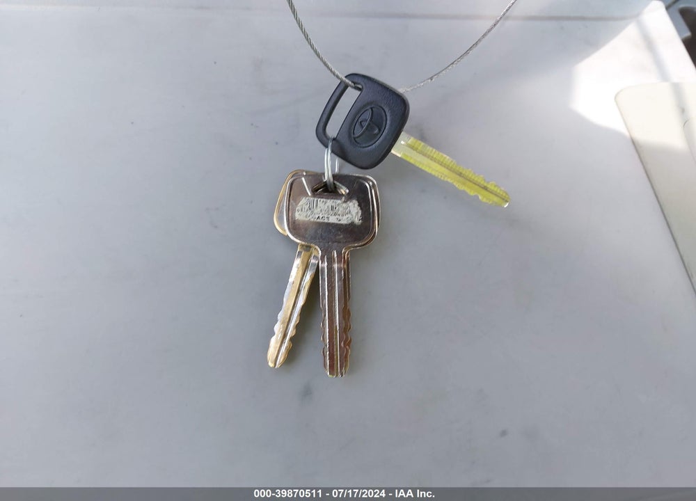 2001 TOYOTA TACOMA VIN: 5TEVL52N41Z832932