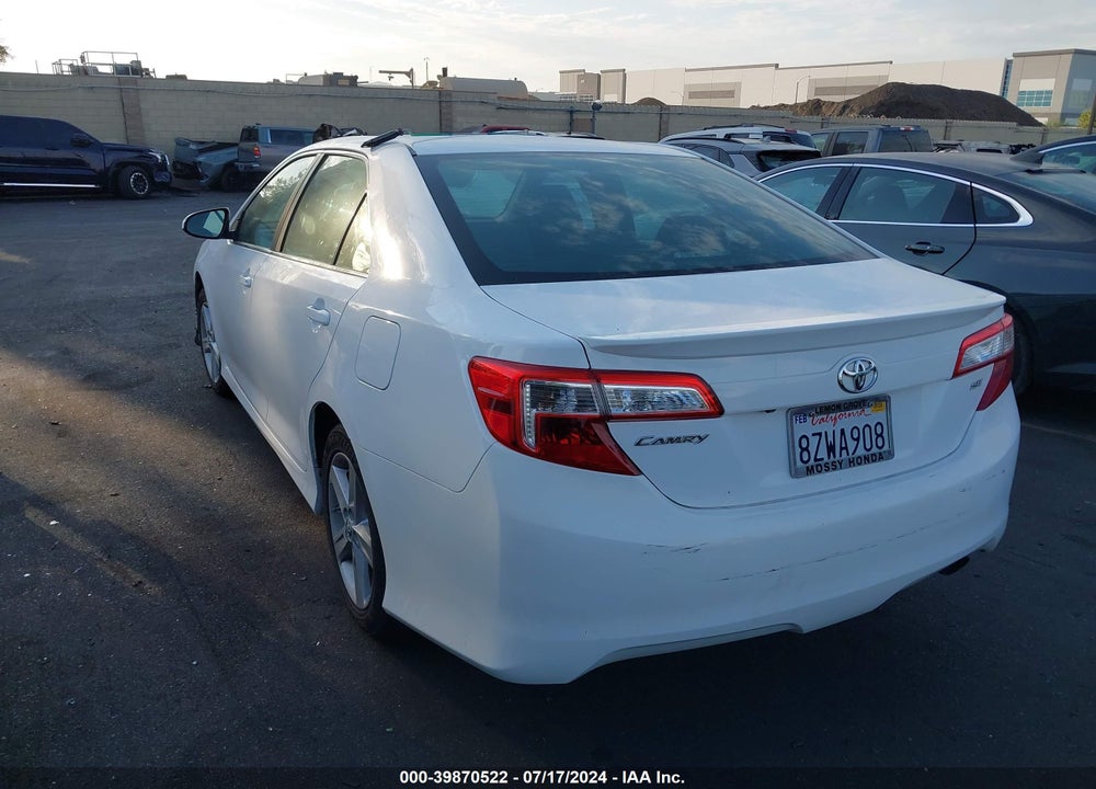 2014 TOYOTA CAMRY SE VIN: 4T1BF1FK9EU857208