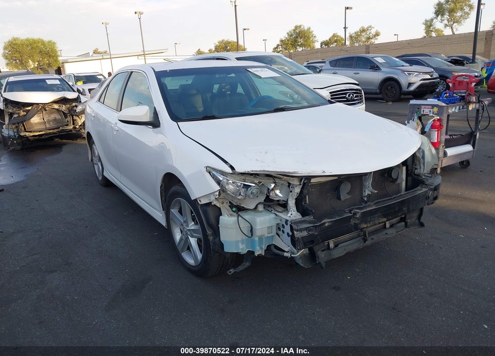 2014 TOYOTA CAMRY SE VIN: 4T1BF1FK9EU857208
