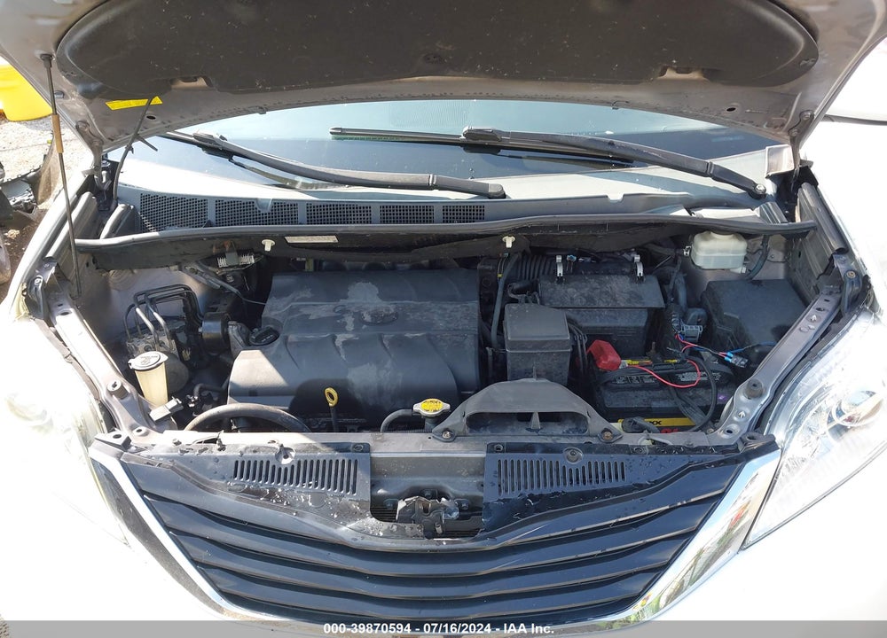 2014 TOYOTA SIENNA LE V6 8 PASSENGER VIN: 5TDKK3DC4ES505021