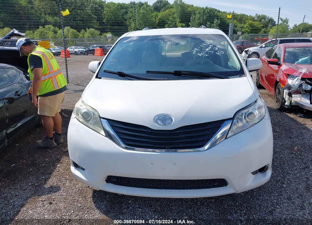 2014 TOYOTA SIENNA LE V6 8 PASSENGER VIN: 5TDKK3DC4ES505021