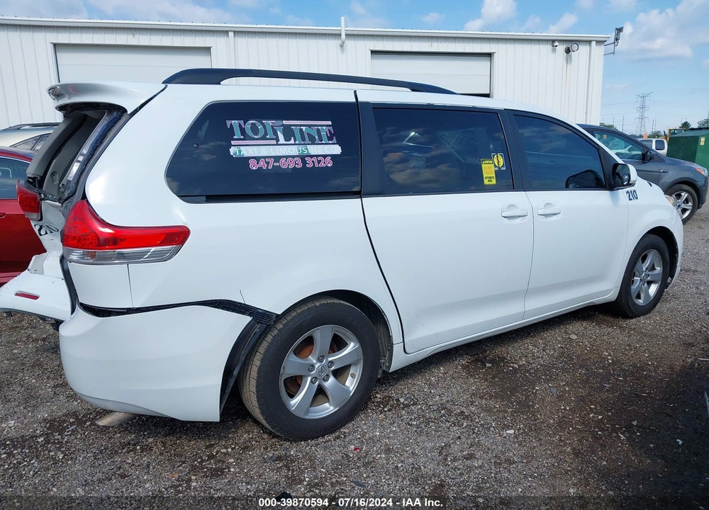 2014 TOYOTA SIENNA LE V6 8 PASSENGER VIN: 5TDKK3DC4ES505021