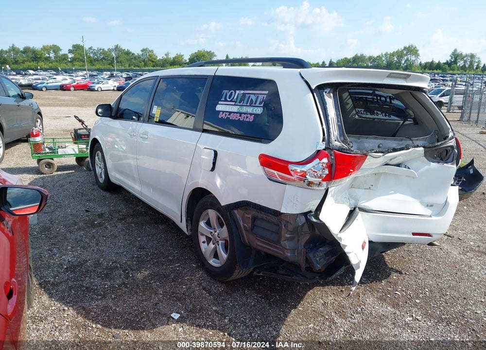 2014 TOYOTA SIENNA LE V6 8 PASSENGER VIN: 5TDKK3DC4ES505021
