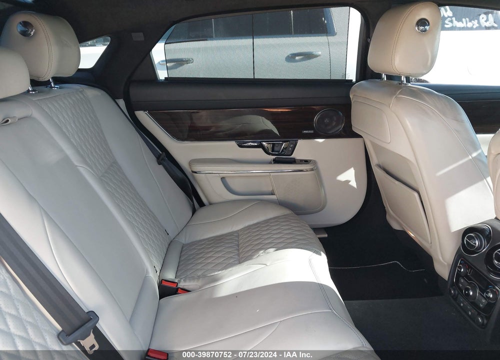2016 JAGUAR XJ XJL PORTFOLIO VIN: SAJWJ2GDXG8V92659