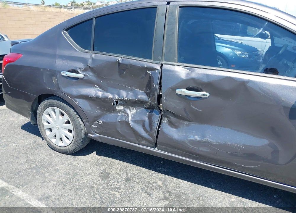 2015 NISSAN VERSA 1.6 SV VIN: 3N1CN7AP7FL852573