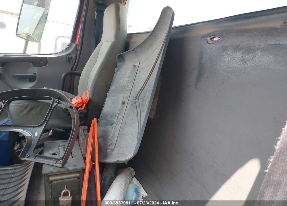 2005 FREIGHTLINER M2 106 MEDIUM DUTY VIN: 1FUBCYDJ25HU17042