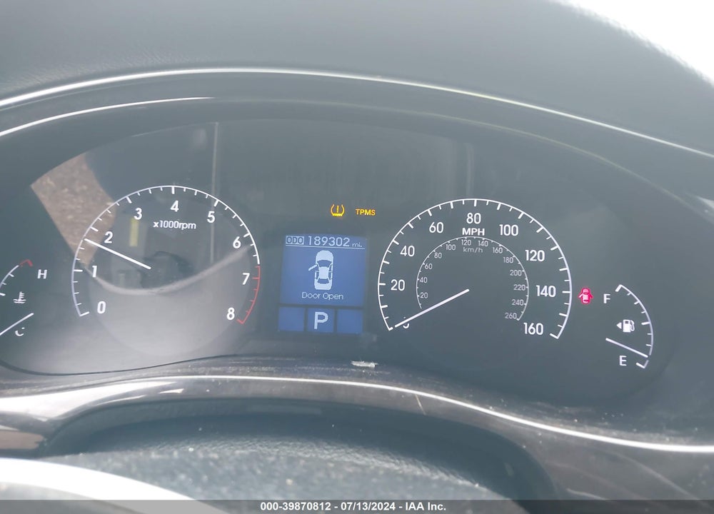 2013 HYUNDAI GENESIS VIN: KMHGC4DDXDU243688