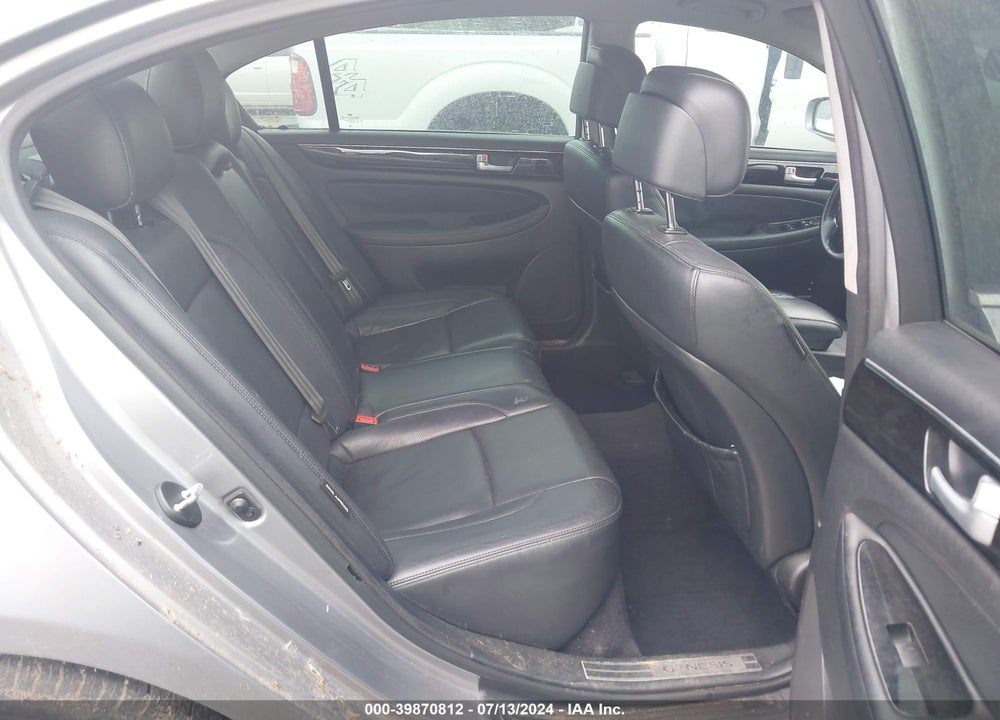 2013 HYUNDAI GENESIS VIN: KMHGC4DDXDU243688