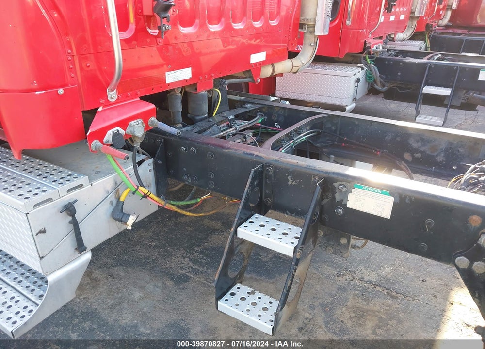 2005 FREIGHTLINER M2 106 MEDIUM DUTY VIN: 1FUBCYDJ55HU17035