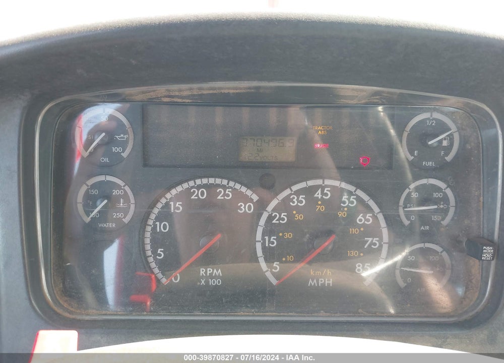 2005 FREIGHTLINER M2 106 MEDIUM DUTY VIN: 1FUBCYDJ55HU17035