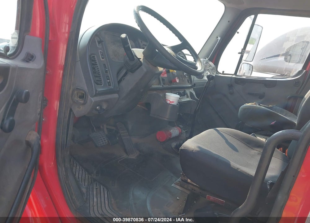 2005 FREIGHTLINER M2 106 MEDIUM DUTY VIN: 1FUBCYDJ45HU17043