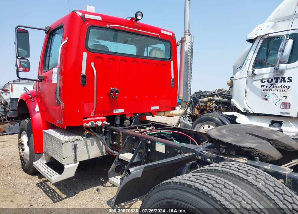 2005 FREIGHTLINER M2 106 MEDIUM DUTY VIN: 1FUBCYDJ45HU17043