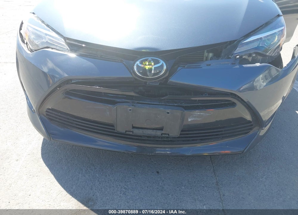 2018 TOYOTA COROLLA LE VIN: 5YFBURHE1JP800850