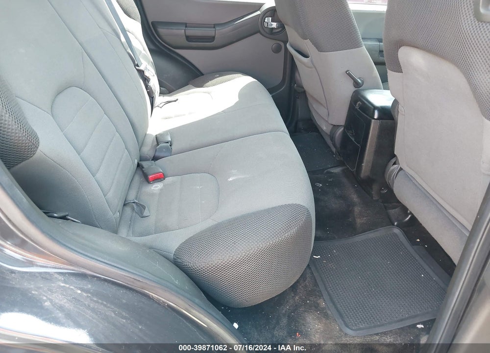 2005 NISSAN XTERRA SE VIN: 5N1AN08U15C644668
