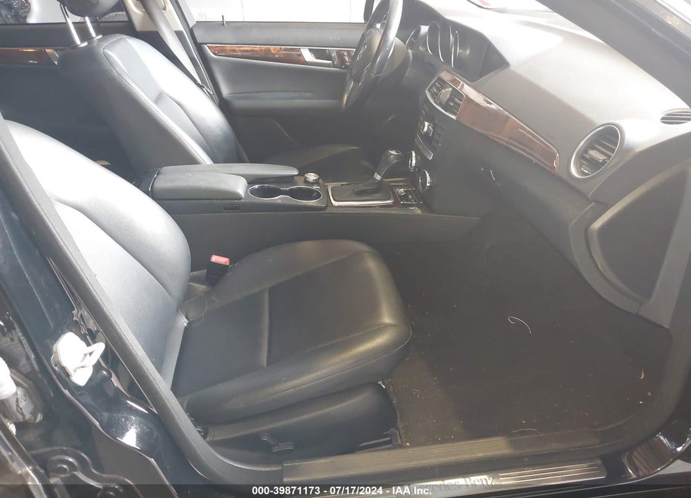 2012 MERCEDES-BENZ C 300 LUXURY 4MATIC/SPORT 4MATIC VIN: WDDGF8BB7CF911430