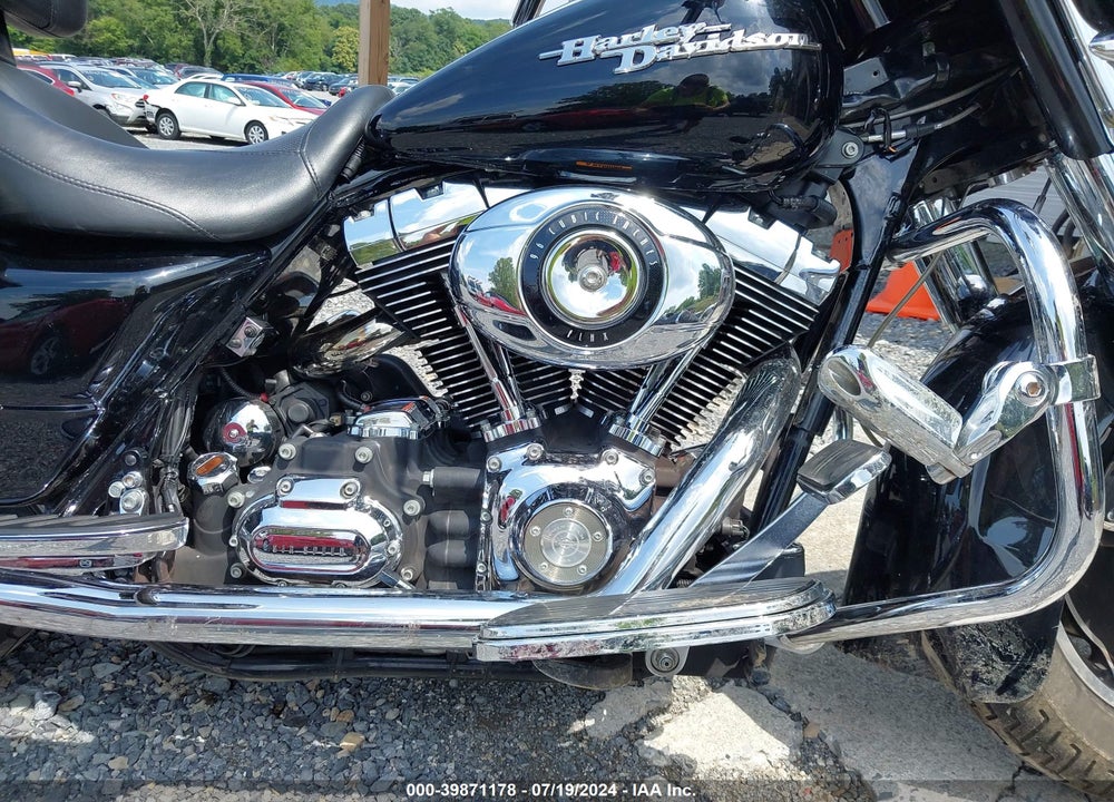 2007 HARLEY-DAVIDSON FLHX VIN: 1HD1KB4147Y617702