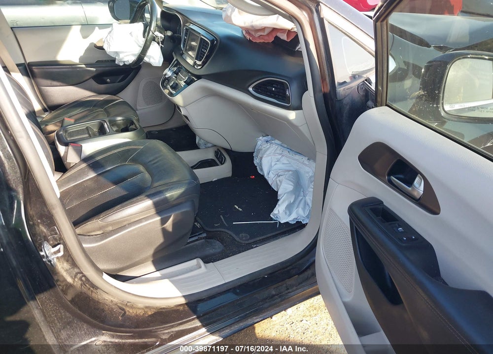 2019 CHRYSLER PACIFICA TOURING L VIN: 2C4RC1BG7KR651195
