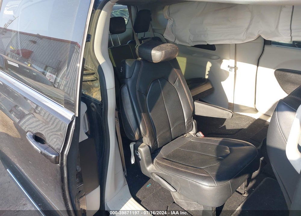 2019 CHRYSLER PACIFICA TOURING L VIN: 2C4RC1BG7KR651195