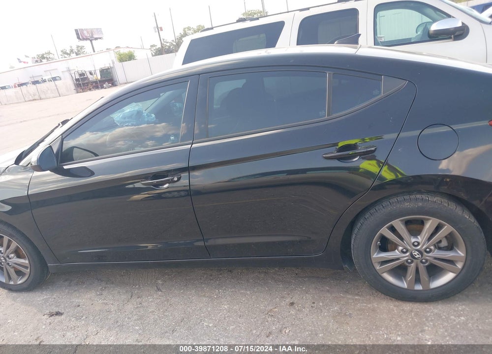2018 HYUNDAI ELANTRA SEL VIN: 5NPD84LF8JH289604