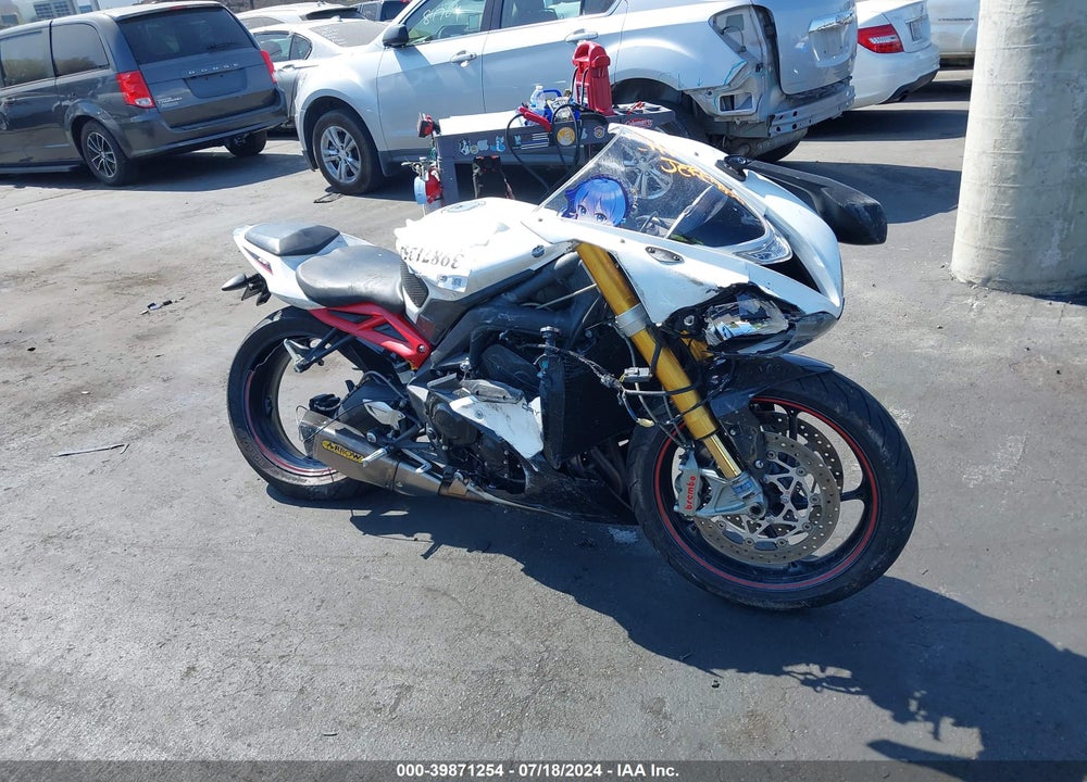 2017 TRIUMPH MOTORCYCLE DAYTONA 675R ABS VIN: SMTA02YK6HJ789932