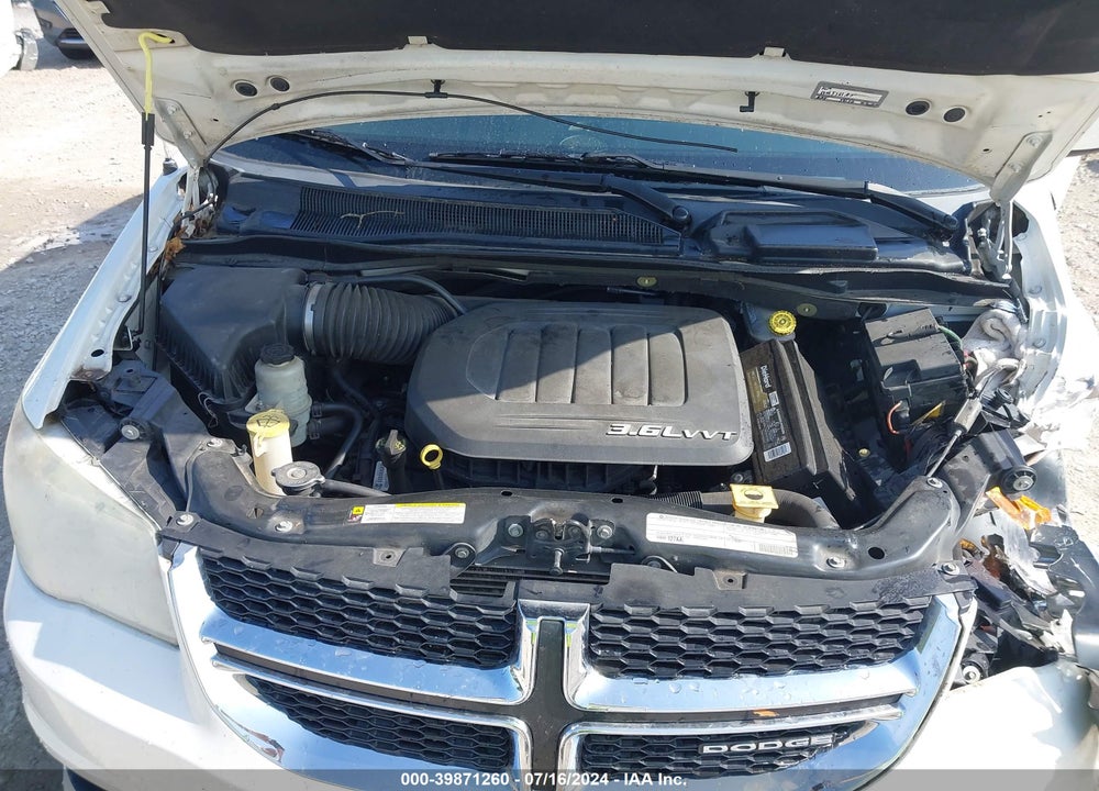 2011 DODGE GRAND CARAVAN CREW VIN: 2D4RN5DGXBR660085