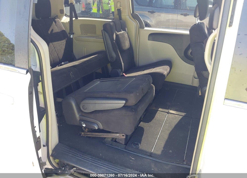 2011 DODGE GRAND CARAVAN CREW VIN: 2D4RN5DGXBR660085