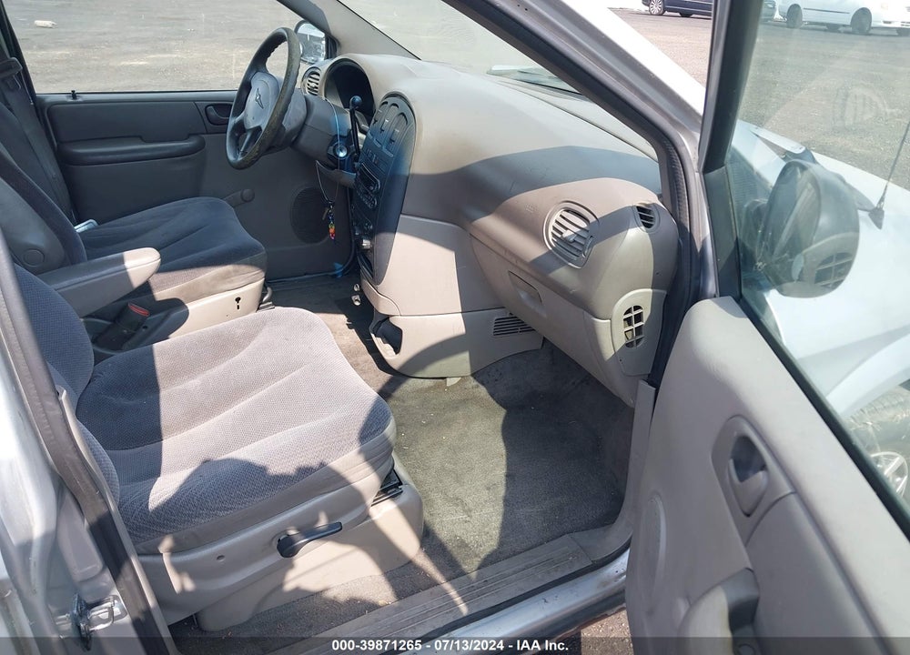 2001 CHRYSLER VOYAGER VIN: 1C4GJ25B61B103995