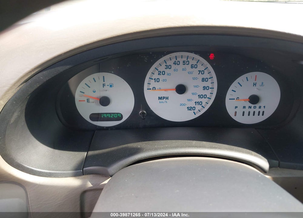 2001 CHRYSLER VOYAGER VIN: 1C4GJ25B61B103995