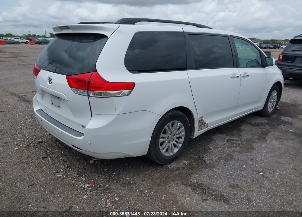 2011 TOYOTA SIENNA XLE V6 VIN: 5TDYK3DC1BS024102