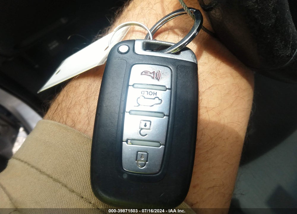 2011 KIA SORENTO EX V6 VIN: 5XYKUDA21BG036510