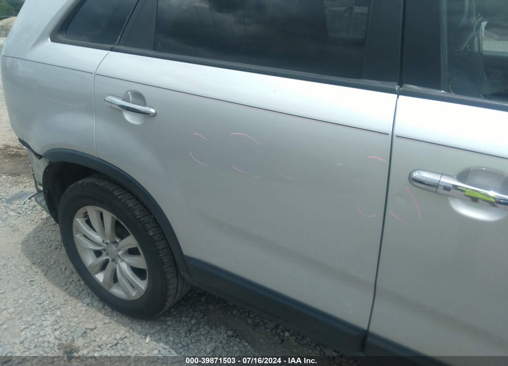 2011 KIA SORENTO EX V6 VIN: 5XYKUDA21BG036510