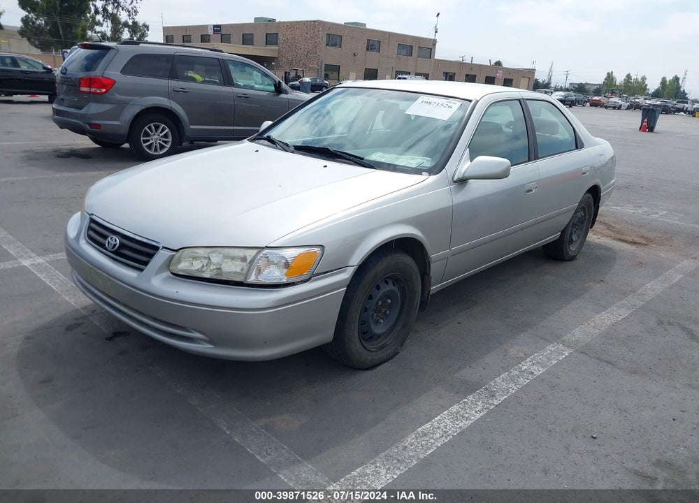 2000 TOYOTA CAMRY LE VIN: JT2BG22K2Y0441230