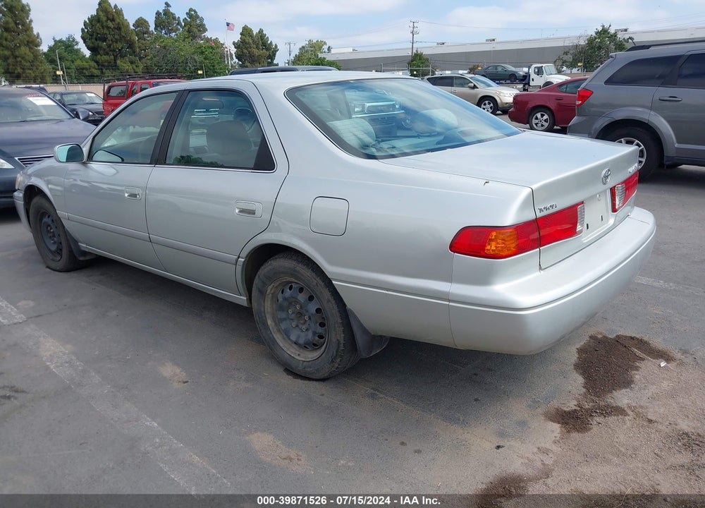 2000 TOYOTA CAMRY LE VIN: JT2BG22K2Y0441230