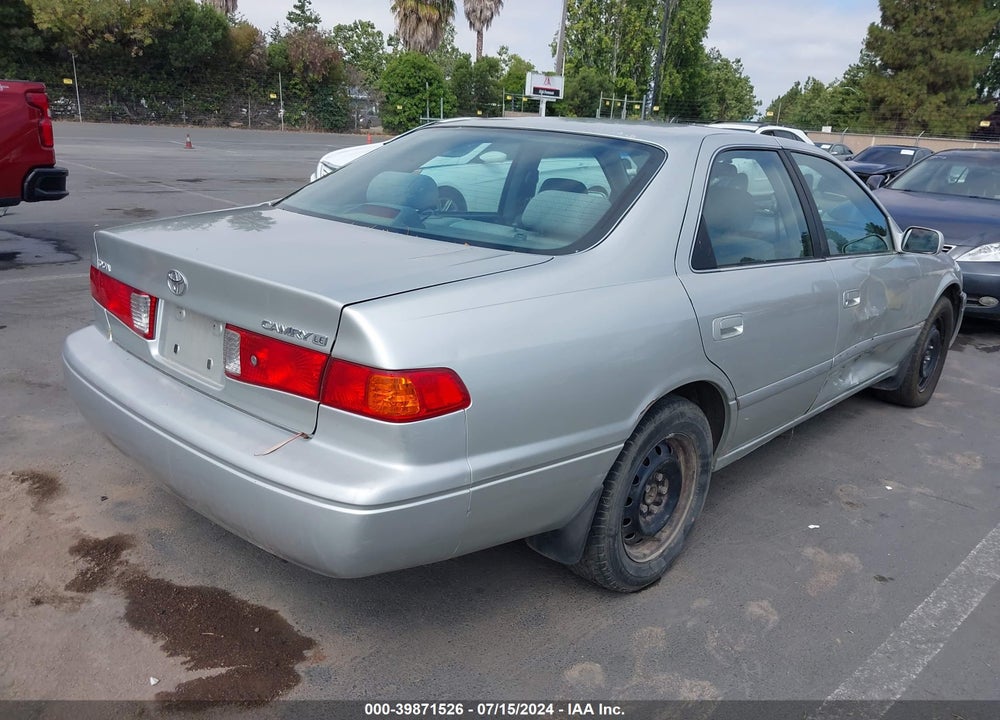 2000 TOYOTA CAMRY LE VIN: JT2BG22K2Y0441230