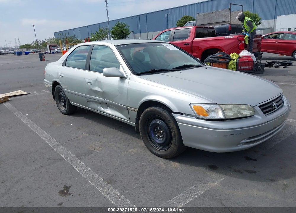 2000 TOYOTA CAMRY LE VIN: JT2BG22K2Y0441230