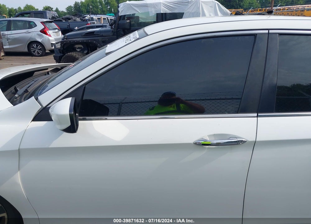 2017 HONDA ACCORD LX VIN: 1HGCR2F35HA183712