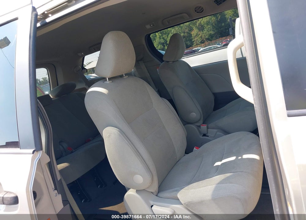 2017 TOYOTA SIENNA L 7 PASSENGER VIN: 5TDZZ3DC3HS860907