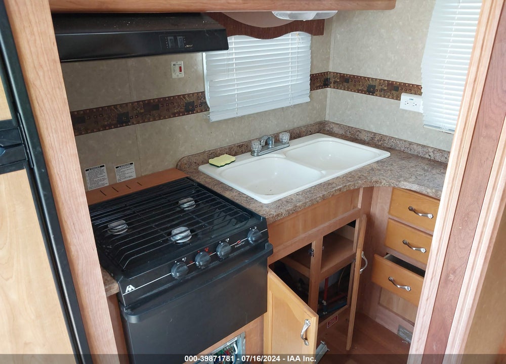 2010 GULFSTREAM INNSBRUCK 24RKL VIN: 1NL1GTL25A1101247