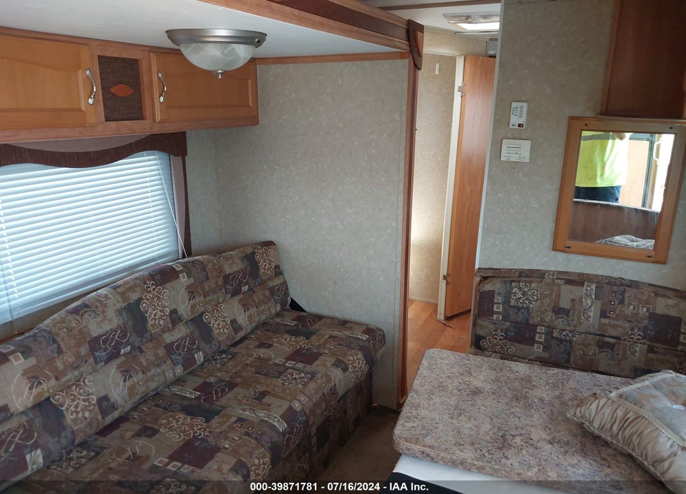 2010 GULFSTREAM INNSBRUCK 24RKL VIN: 1NL1GTL25A1101247