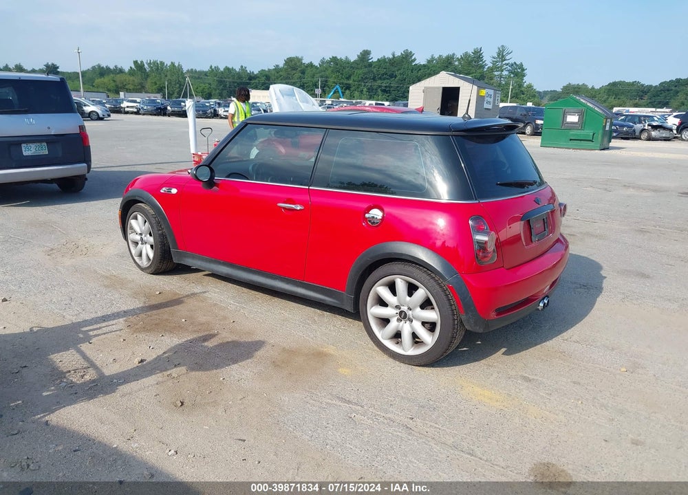2004 MINI COOPER S VIN: WMWRE334X4TD87850