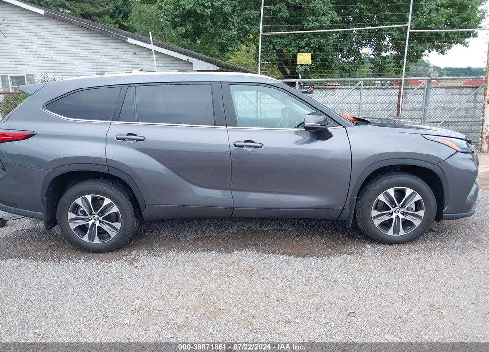 2022 TOYOTA HIGHLANDER XLE VIN: 5TDHZRBH0NS168290