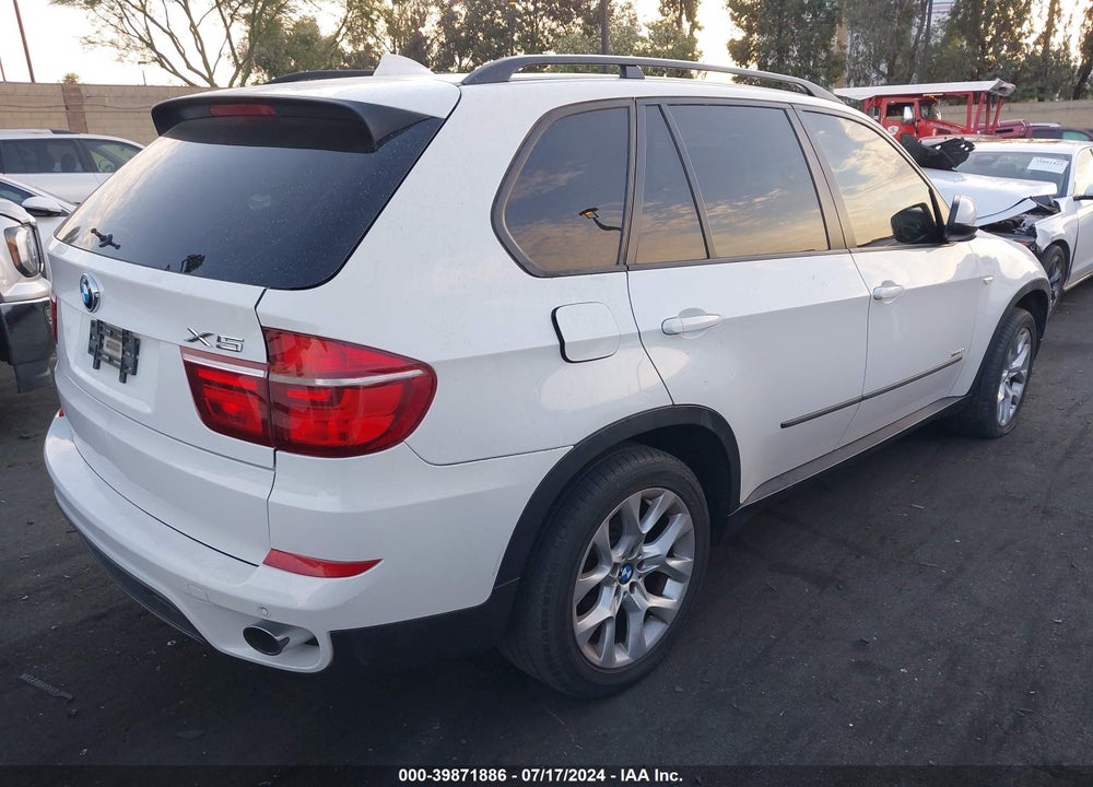 2011 BMW X5 XDRIVE35I/XDRIVE35I PREMIUM/XDRIVE35I SPORT ACTIVITY VIN: 5UXZV4C5XBL738640
